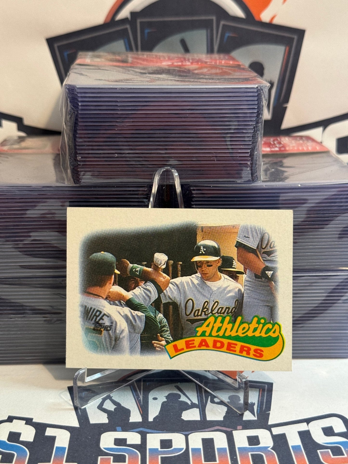 1989 Topps (Athletics Team Card) Mark McGwire #639