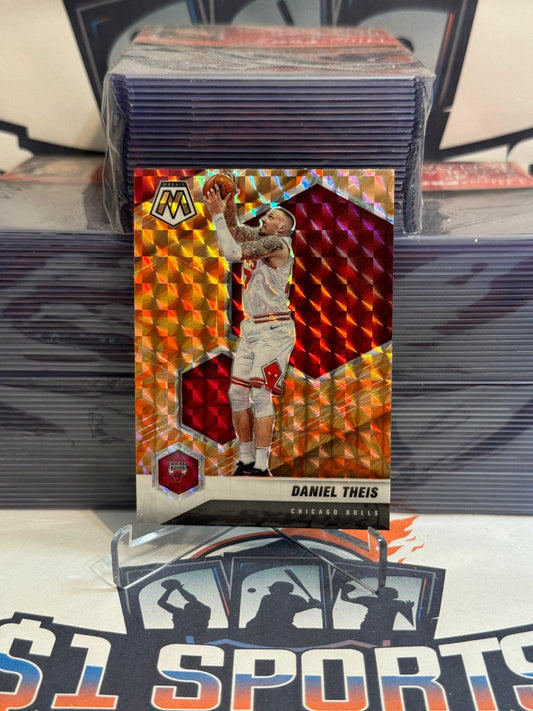 2020 Panini Mosaic (Orange Reactive Prizm) Daniel Theis #139