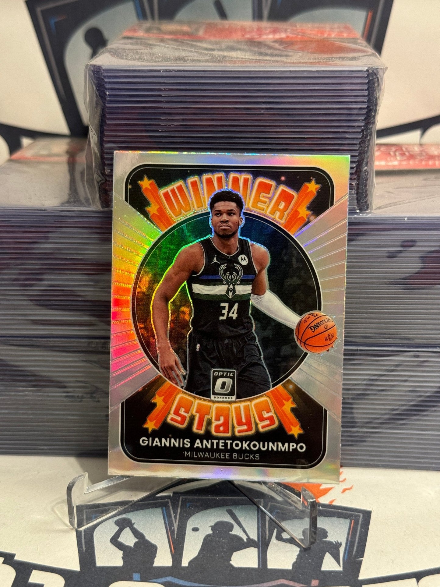 2021 Donruss Optic (Holo Prizm, Winner Stays) Giannis Antetokounmpo #1