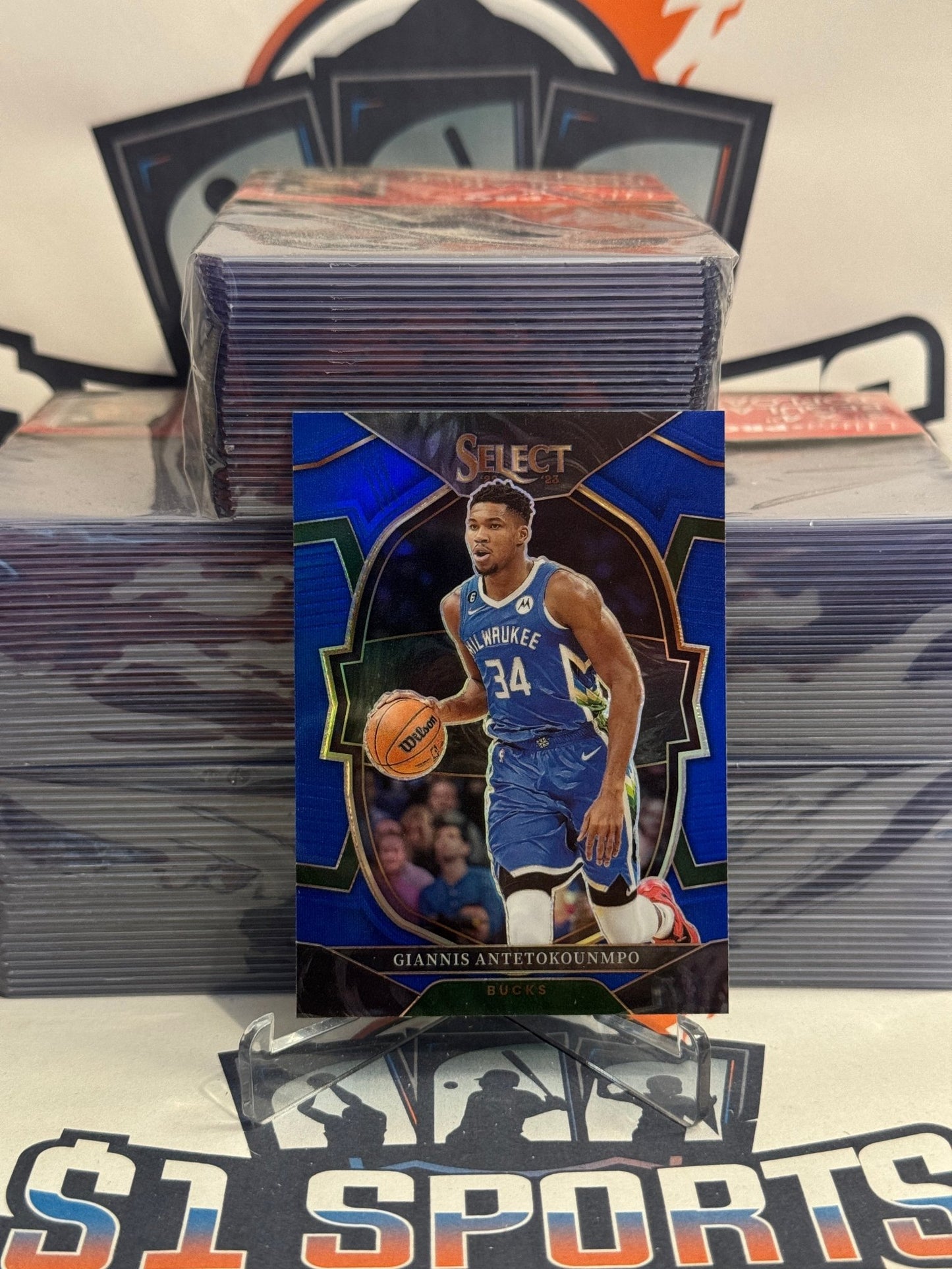 2022 Panini Select (Silver Prizm) Giannis Antetokounmpo #61