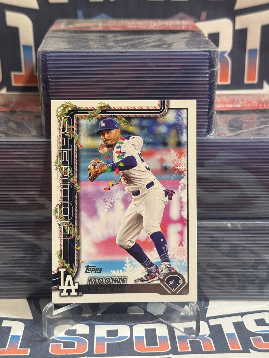2025 Topps Holiday (Christmas Lights Variation) Mookie Betts H52