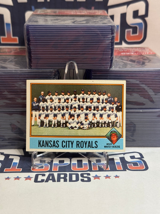 1976 Topps (Royals Team Card) George Brett, Whitey Herzog, Hal McRae, Frank White #236