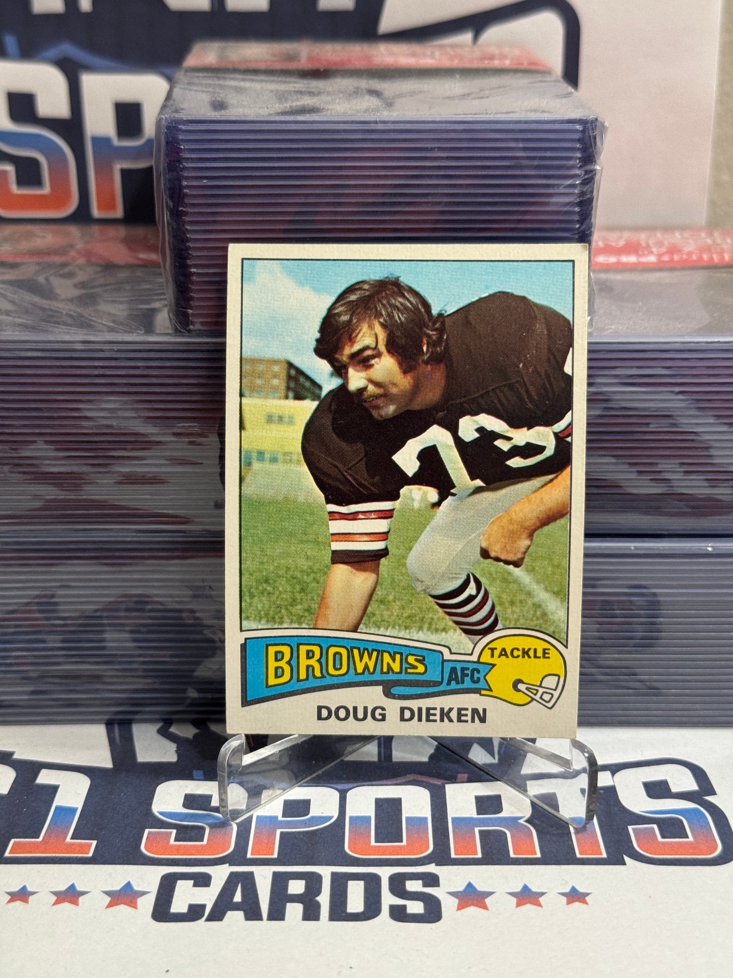 1975 Topps Doug Dieken #23