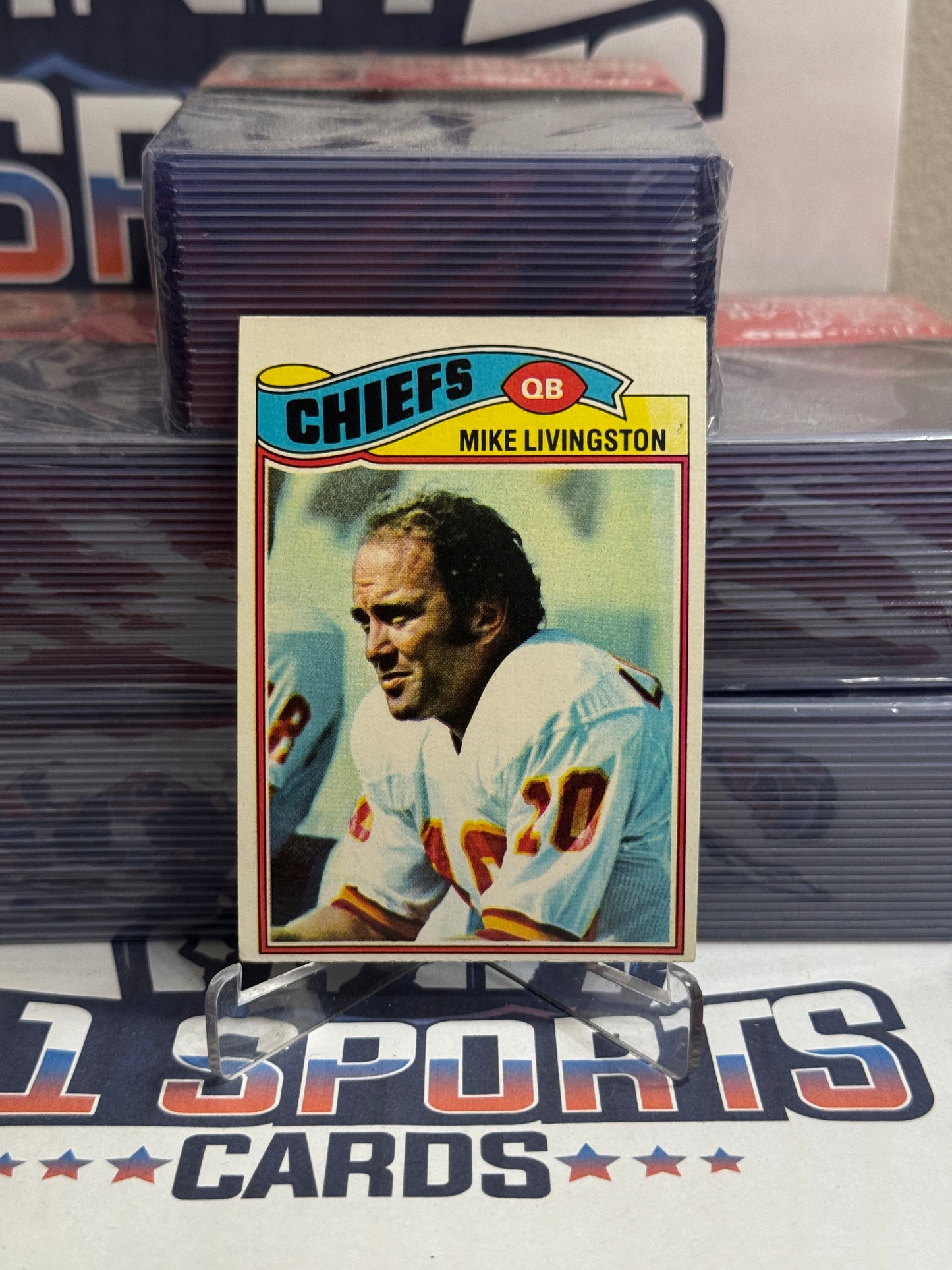 1977 Topps Mike Livingston #58