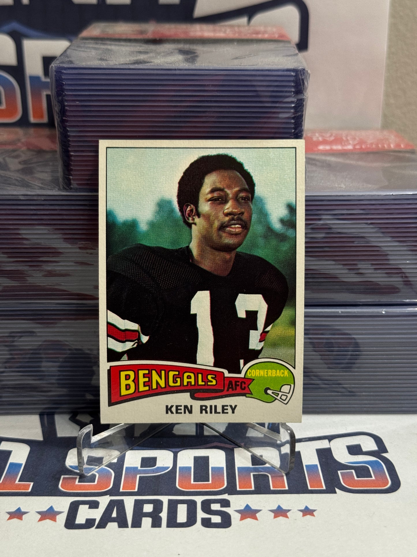 1975 Topps Ken Riley #241