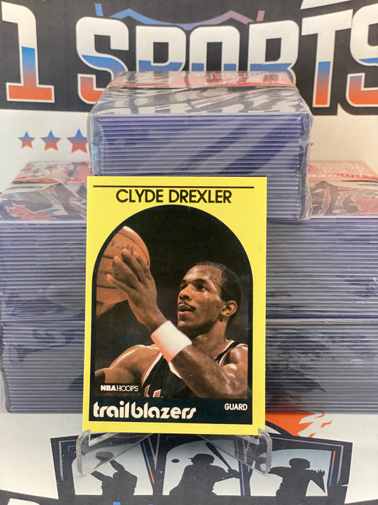 1989 NBA Hoops (Sears - Yellow Border Superstars) Clyde Drexler #80