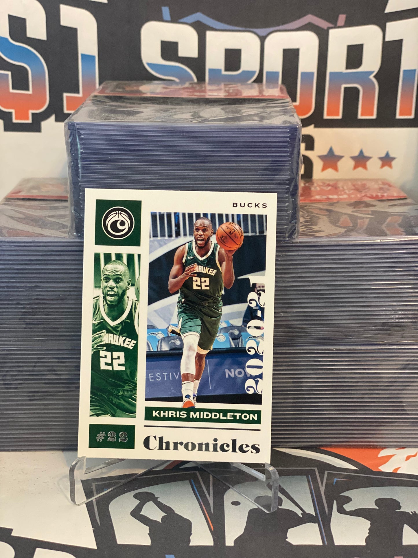 2020 Panini Chronicles Khris Middleton #28