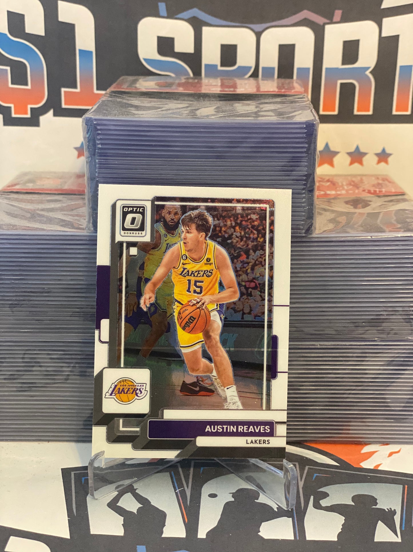2022 Donruss Optic (LeBron James in Background) Austin Reaves #136