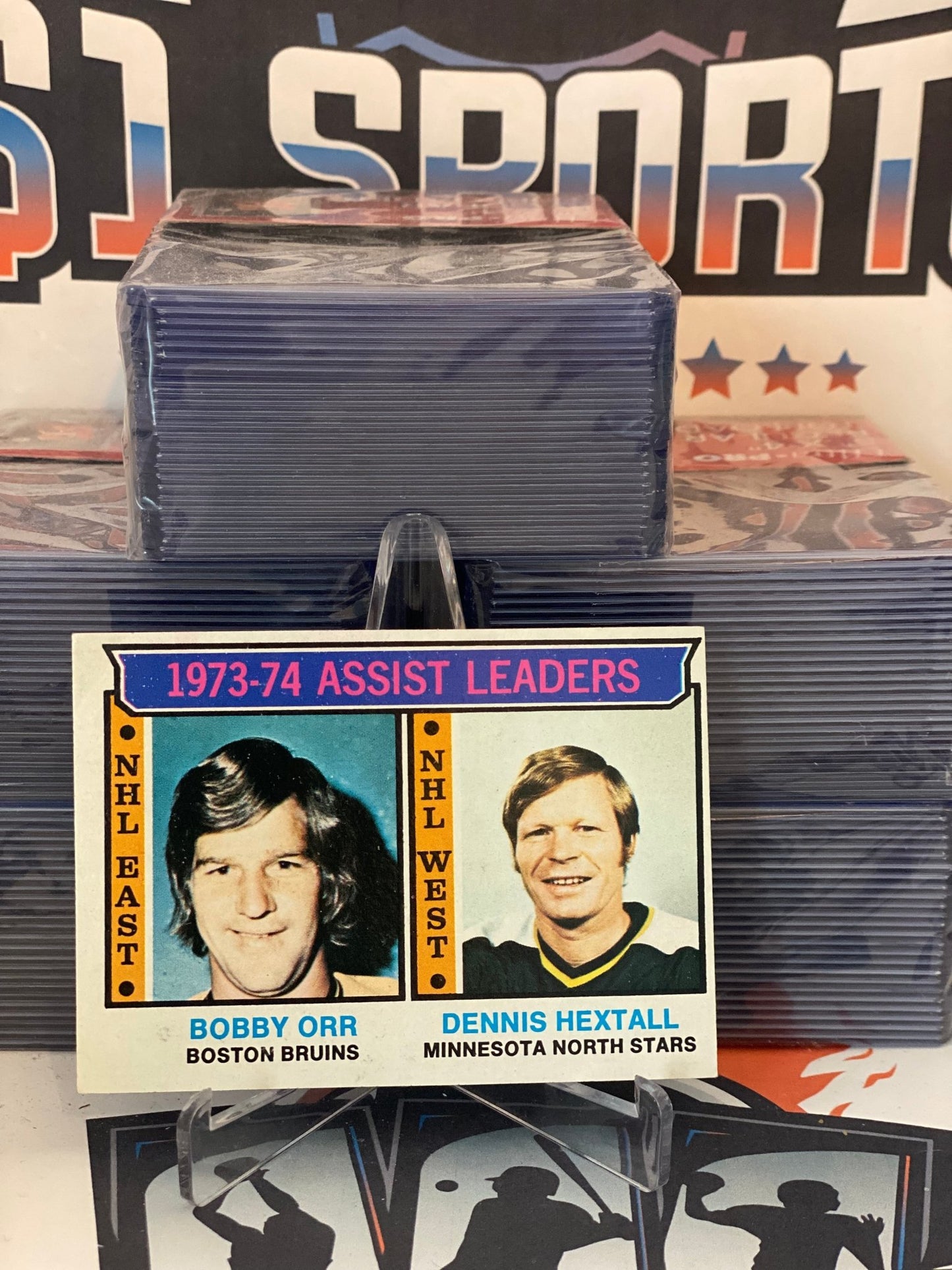 1974 Topps (Assist Leaders) Bobby Orr & Dennis Hextall #2