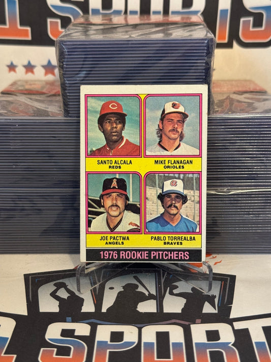 1976 Topps (Rookie Pitchers) Mike Flanahan, Pablo Torrealba, Santo Alcala, Joe Pactwa #589