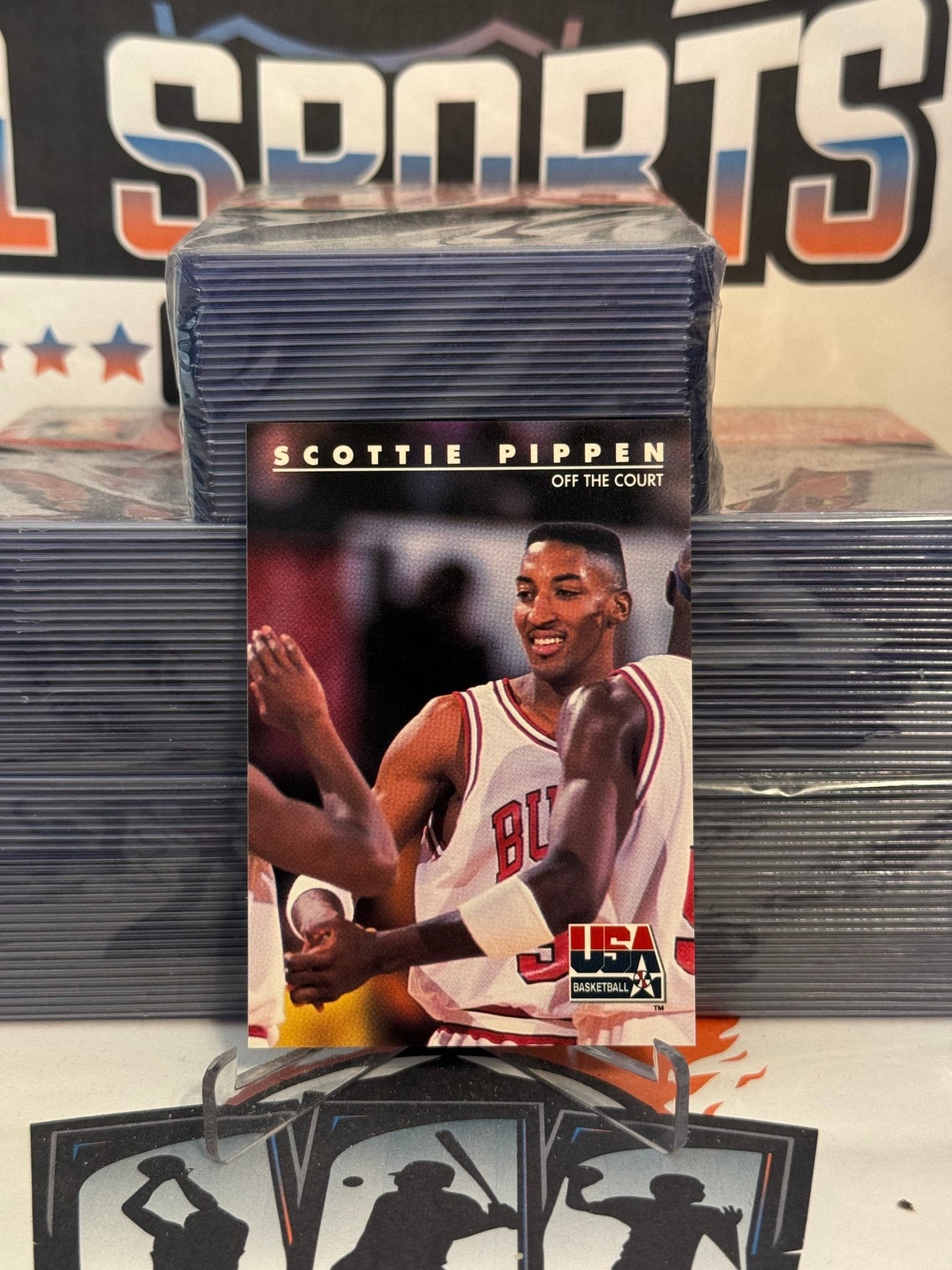 1992 Skybox (Off The Court, USAB) Scottie Pippen #68