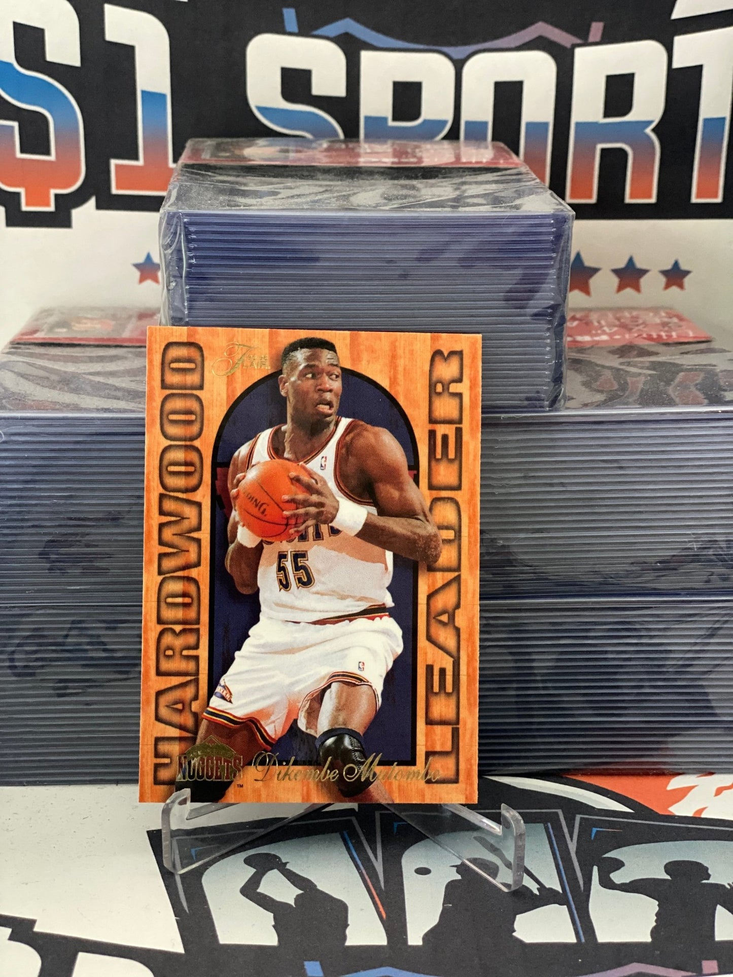 1995 Fleer Flair (Hardwood Leader) Dikembe Mutombo #7
