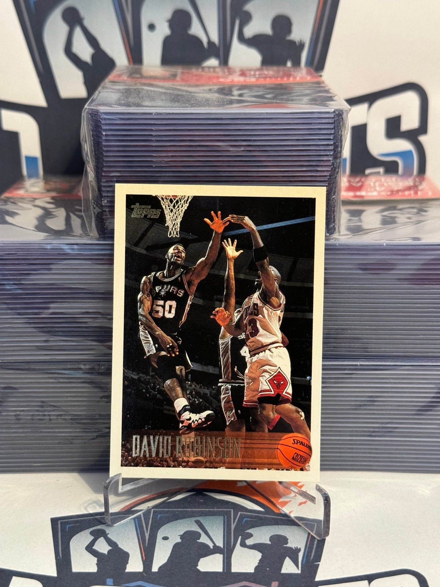 1996 Topps (Michael Jordan Pictured) David Robinson #80