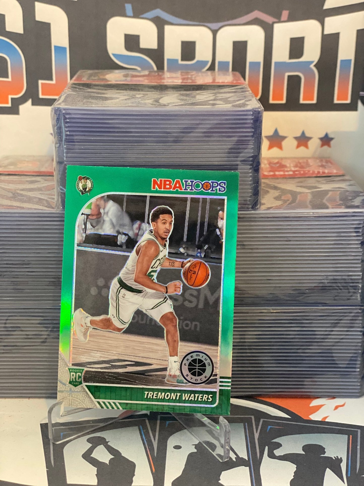 2019 Hoops Premium Stock (Green Prizm) Tremont Edwards Rookie #237