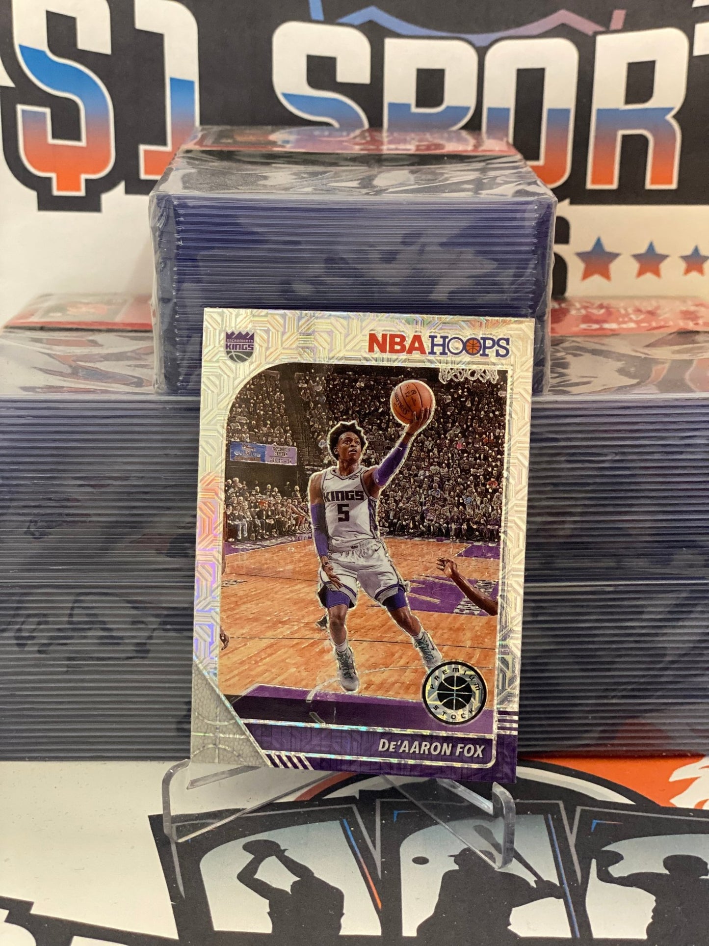 2019 Hoops Premium Stock (Silver Mojo Prizm) De'Aaron Fox #165