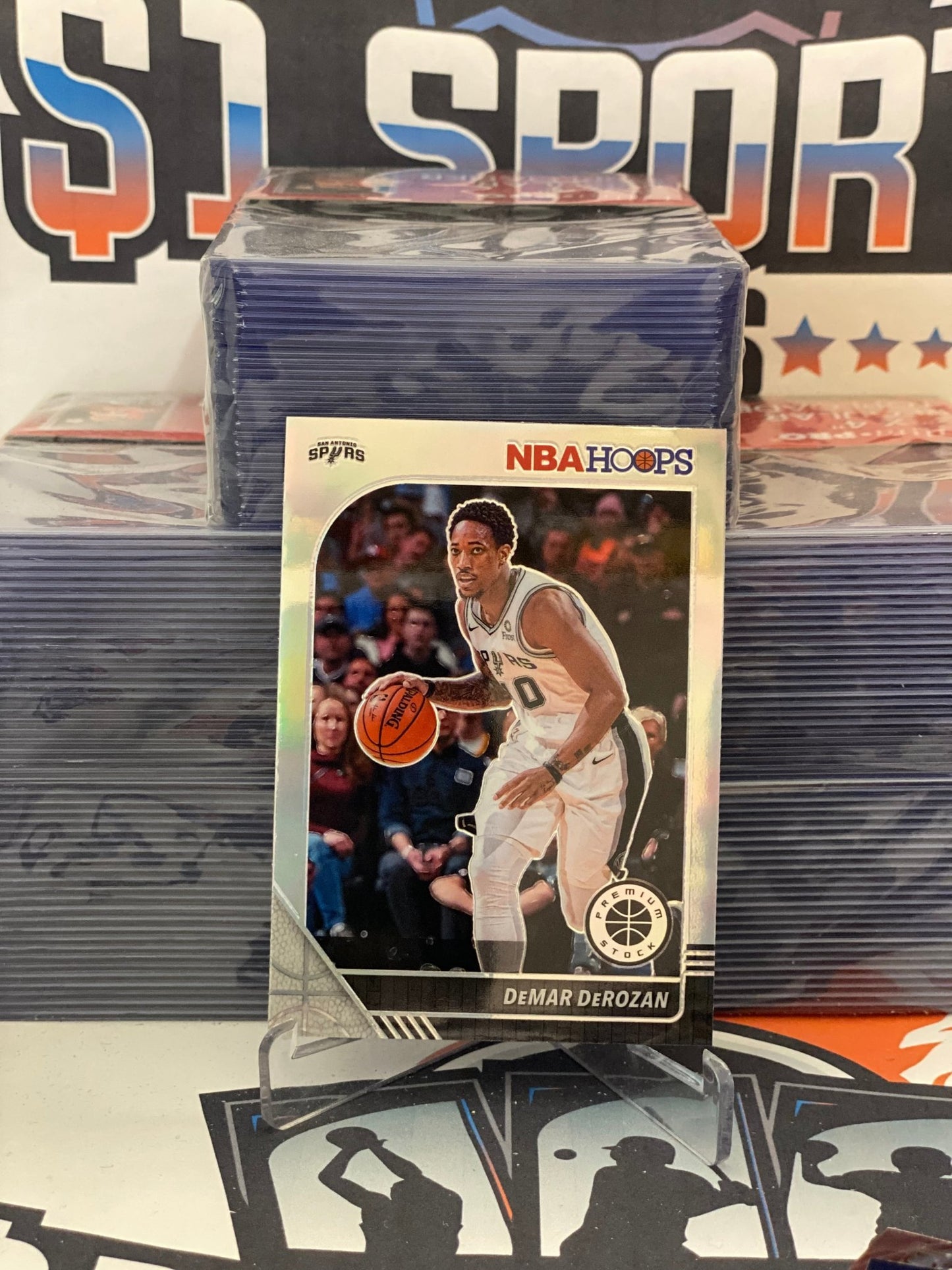 2019 Hoops Premium Stock (Silver Prizm) DeMar DeRozan #172