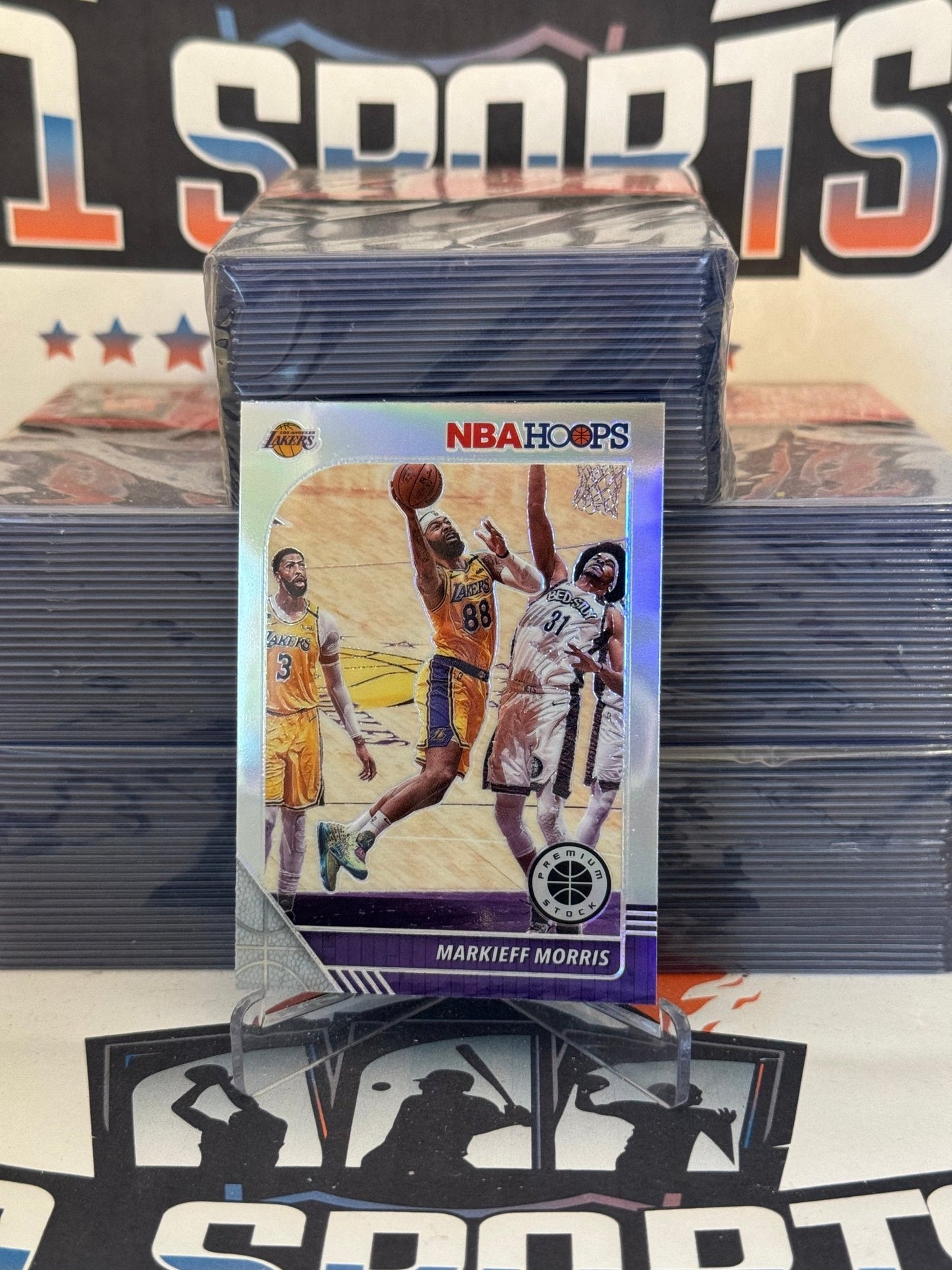 2019 Hoops Premium Stock (Silver Prizm) Markieff Morris #136