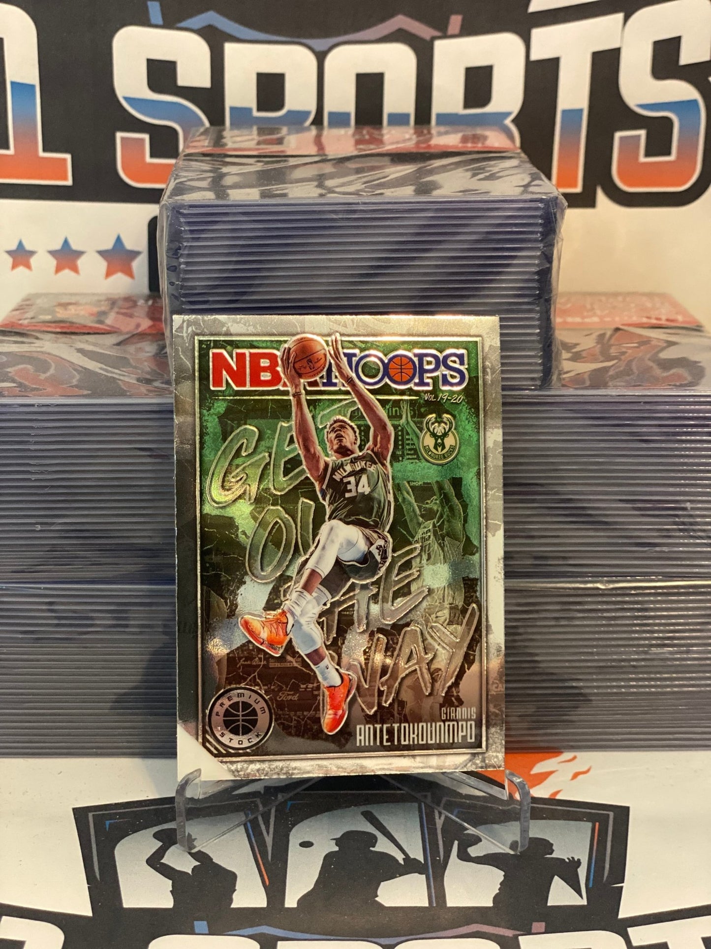 2019 NBA Hoops (Get Out The Way) Giannis Antetokounmpo #14