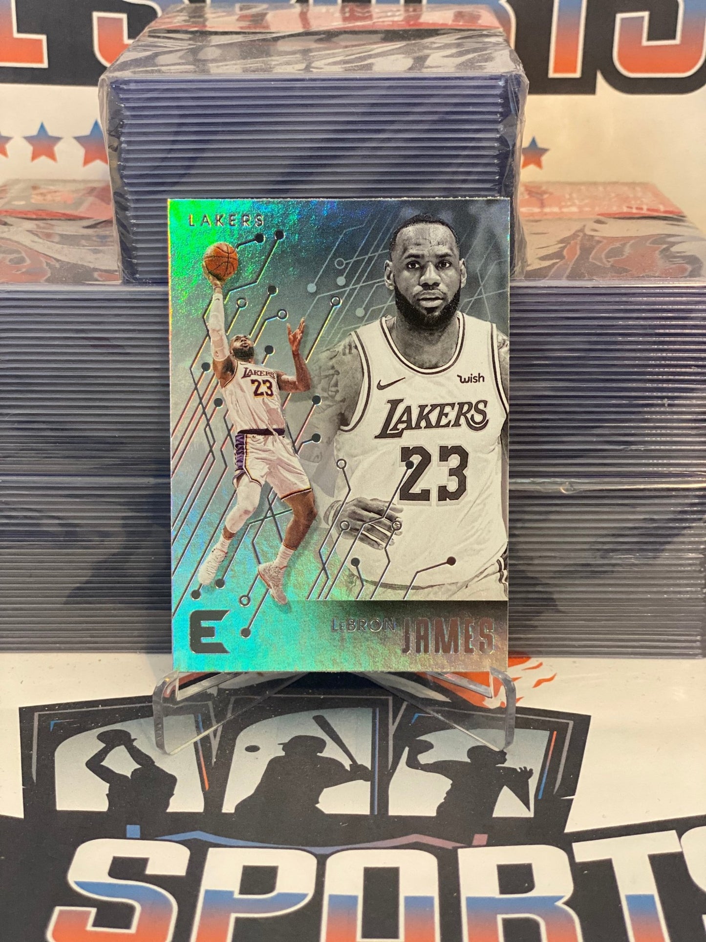 2019 Panini Chronicles (Essentials) LeBron James #223