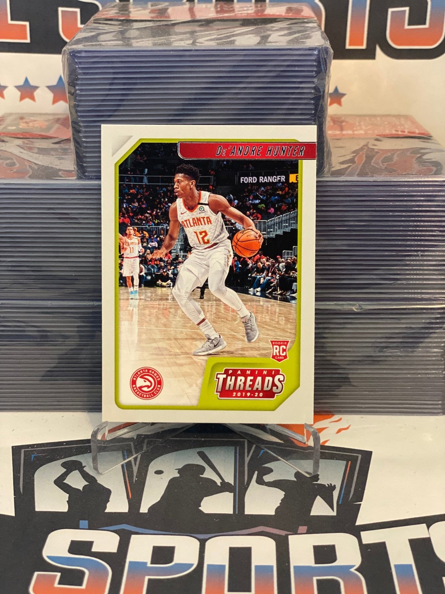 2019 Panini Chronicles (Threads) De'Andre Hunter Rookie #94