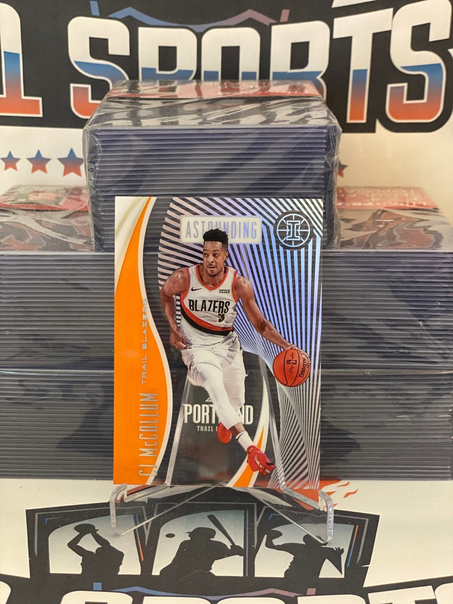 2019 Panini Illusions (Orange, Astounding) CJ McCollum #16