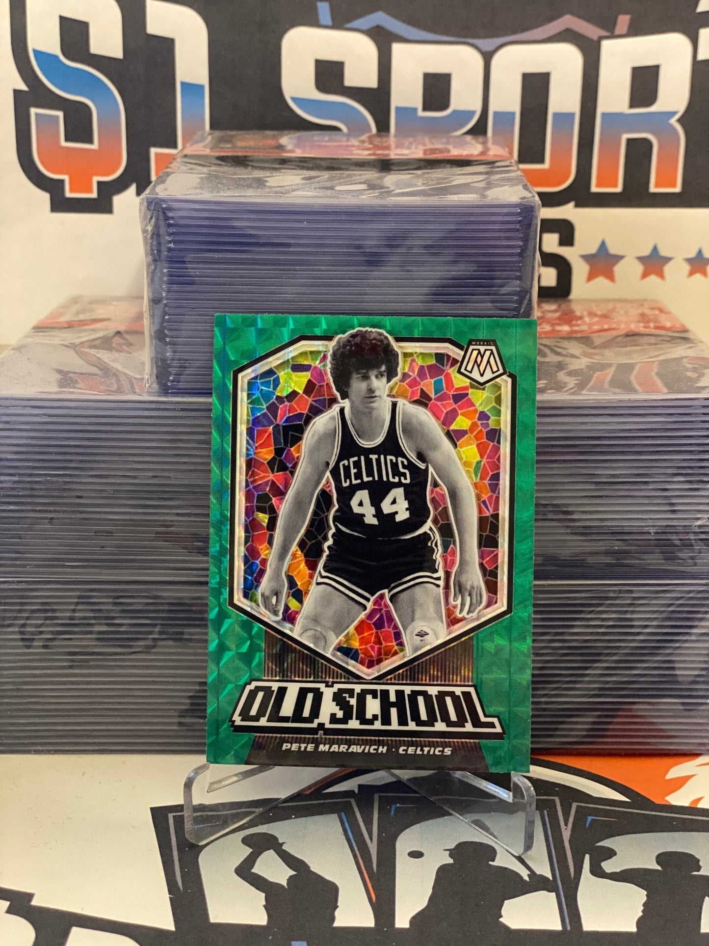 2019 Panini Mosaic (Green Prizm, Old School) Pete Maravich #17