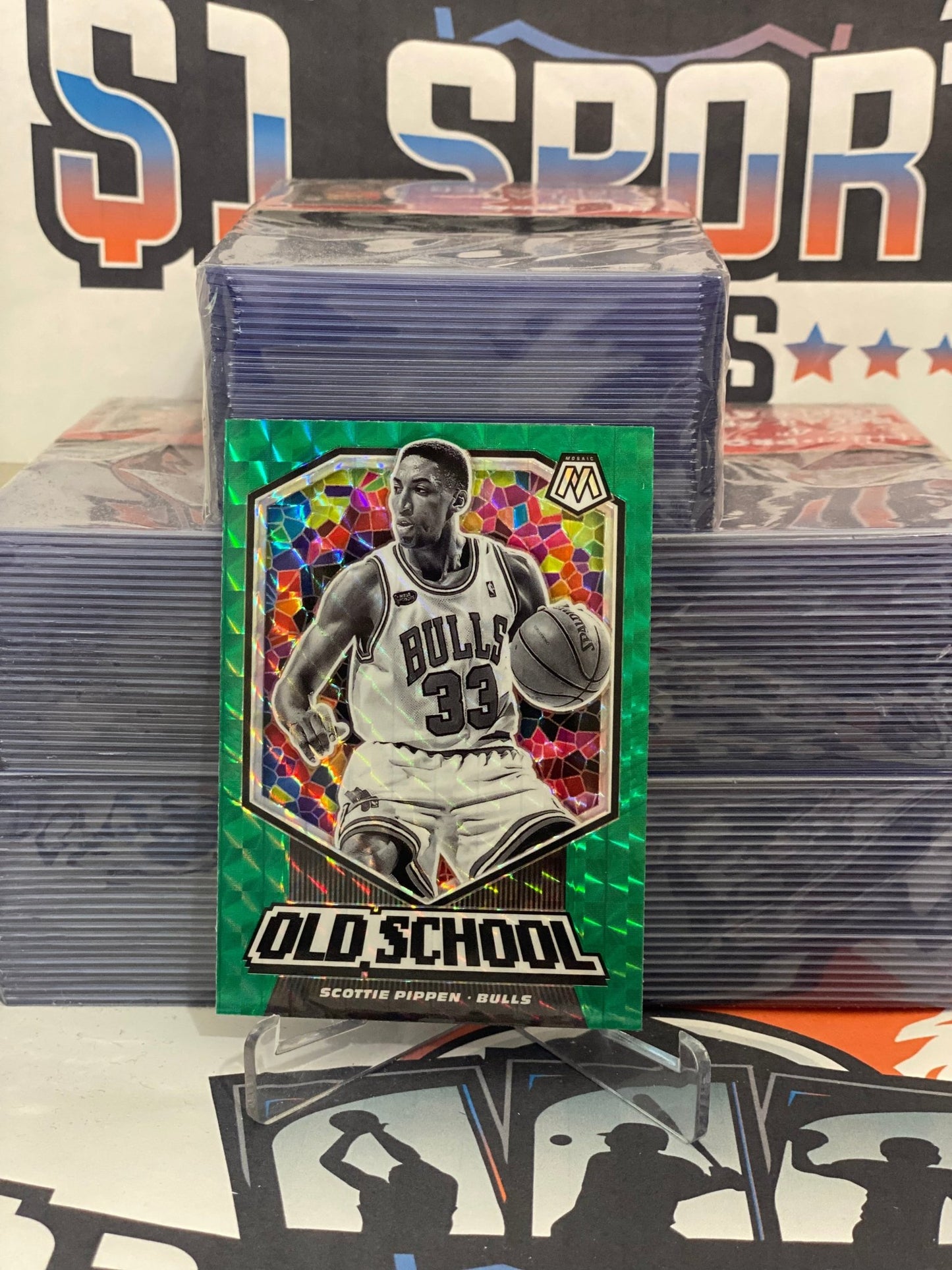 2019 Panini Mosaic (Green Prizm, Old School) Scottie Pippen #11