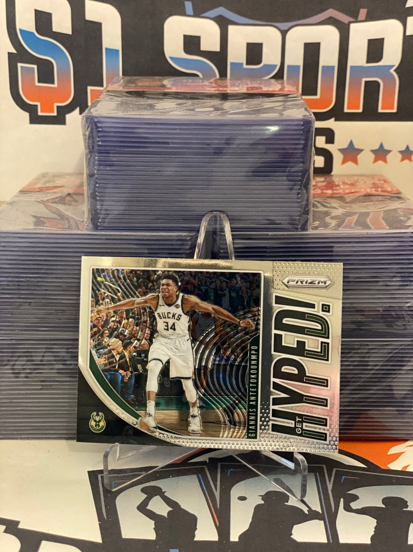 2019 Panini Prizm (Get Hyped!) Giannis Antetokounmpo #3