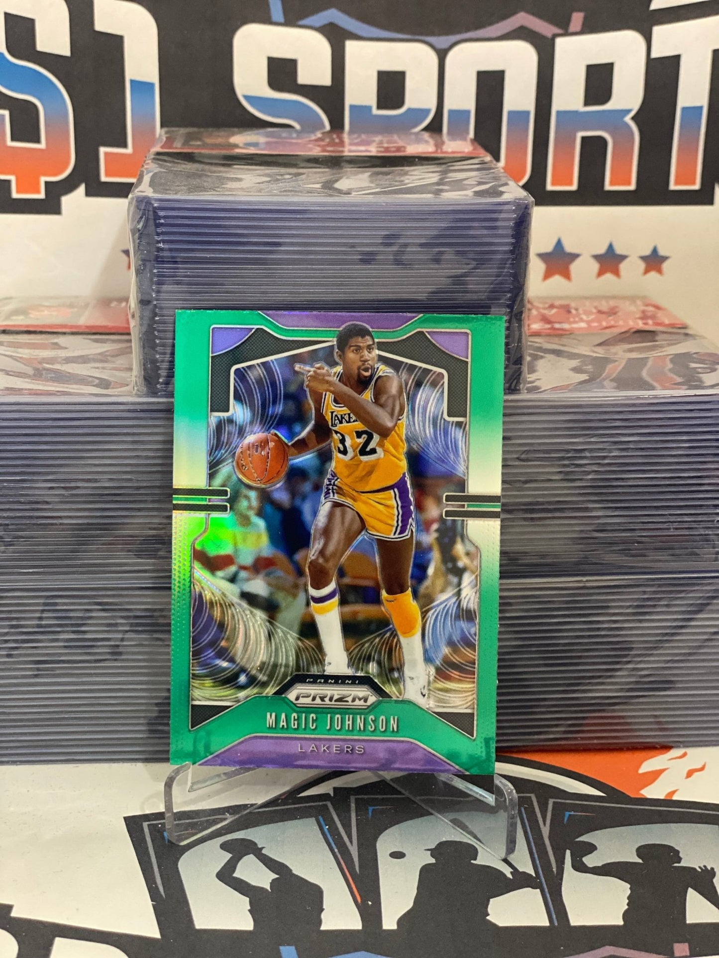 2019 Panini Prizm (Green Prizm) Magic Johnson #25