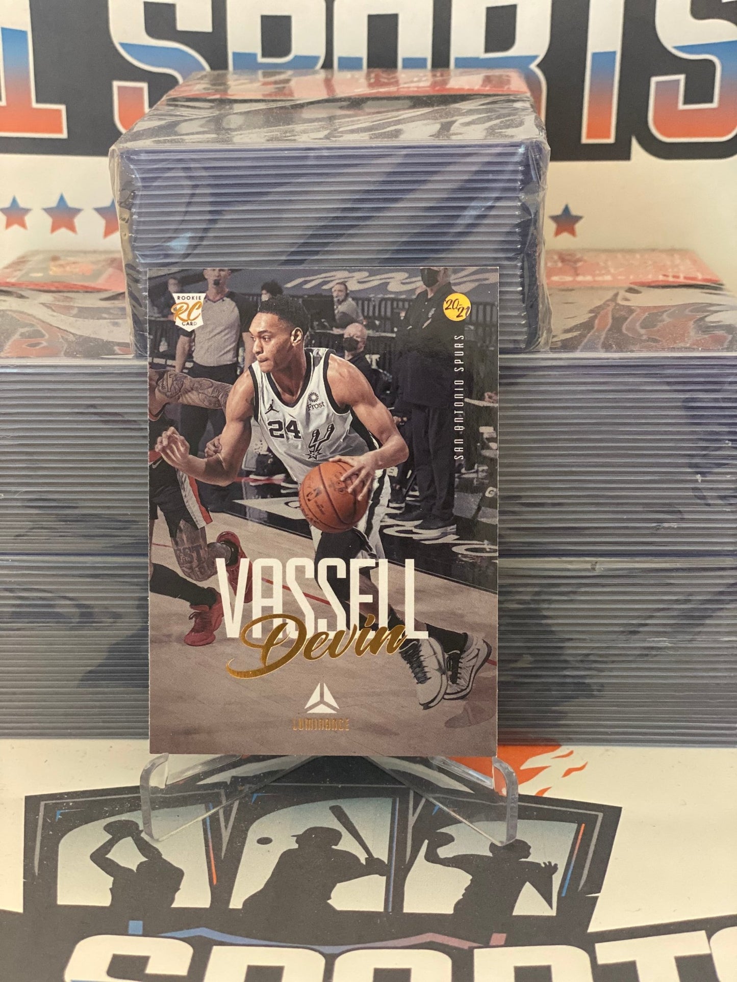 2020 Panini Chronicles (Bronze, Luminance) Devin Vassell Rookie #153