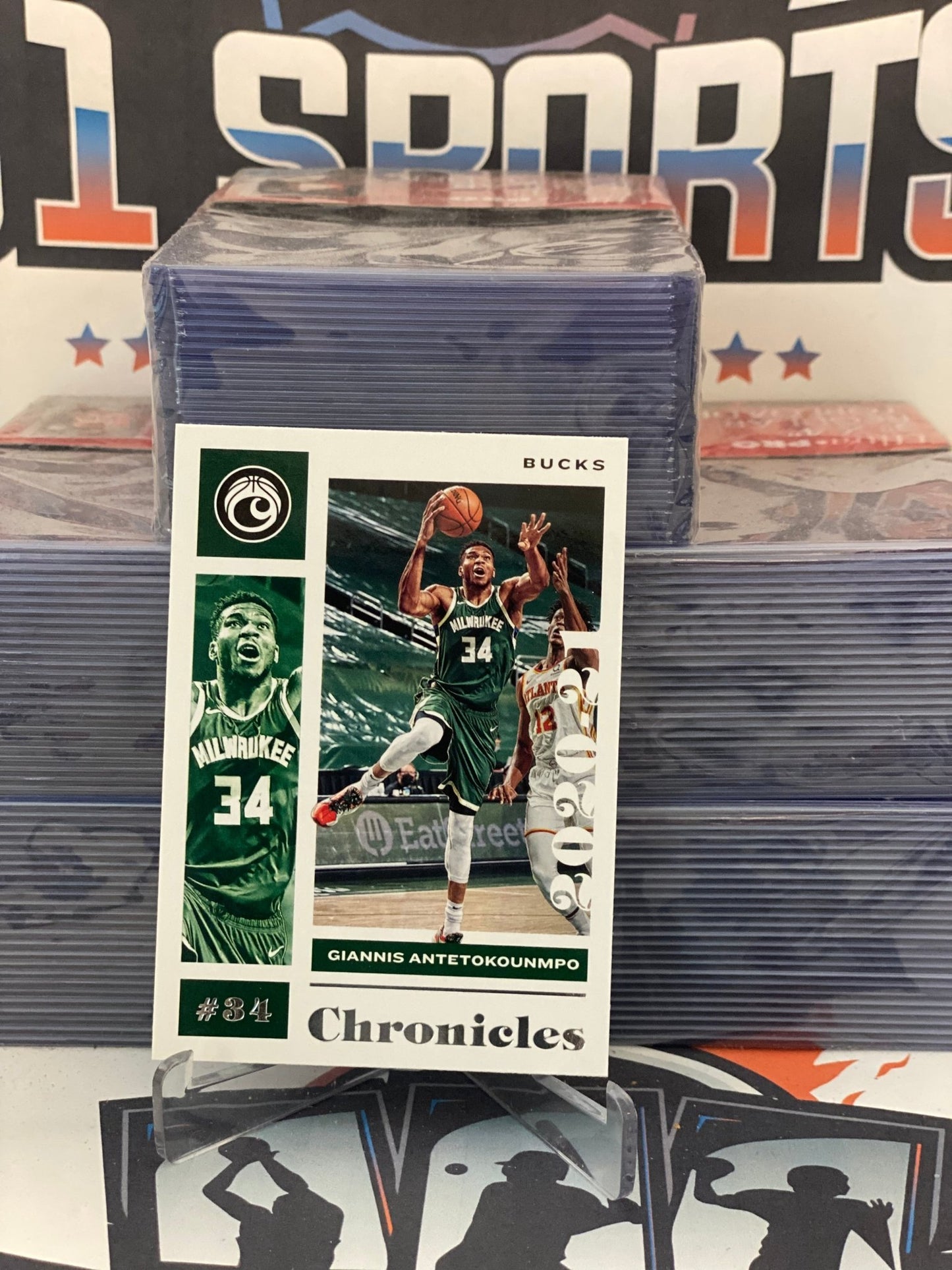 2020 Panini Chronicles Giannis Antetokounmpo #5