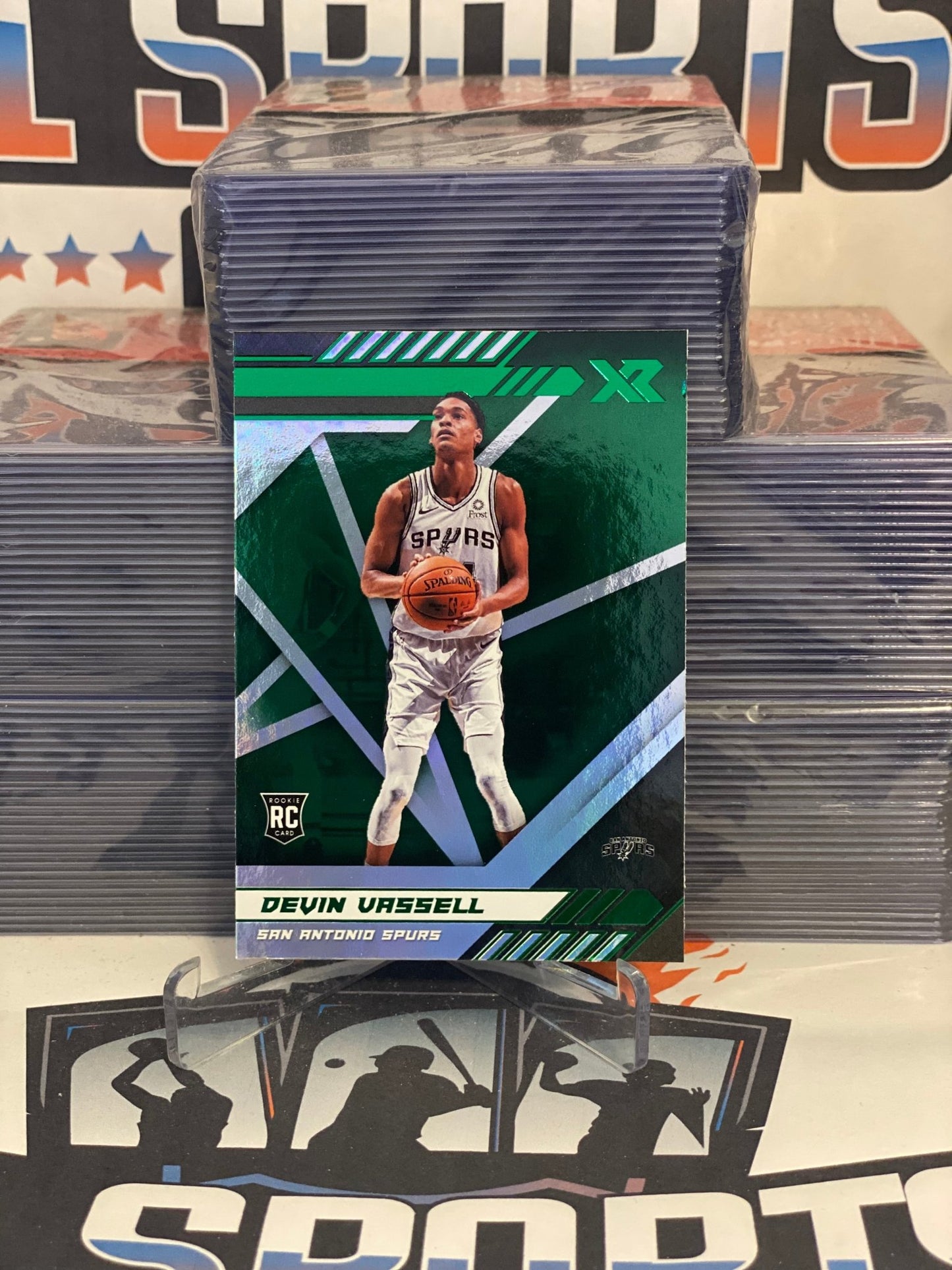 2020 Panini Chronicles (Green, Xr) Devin Vassell Rookie #284