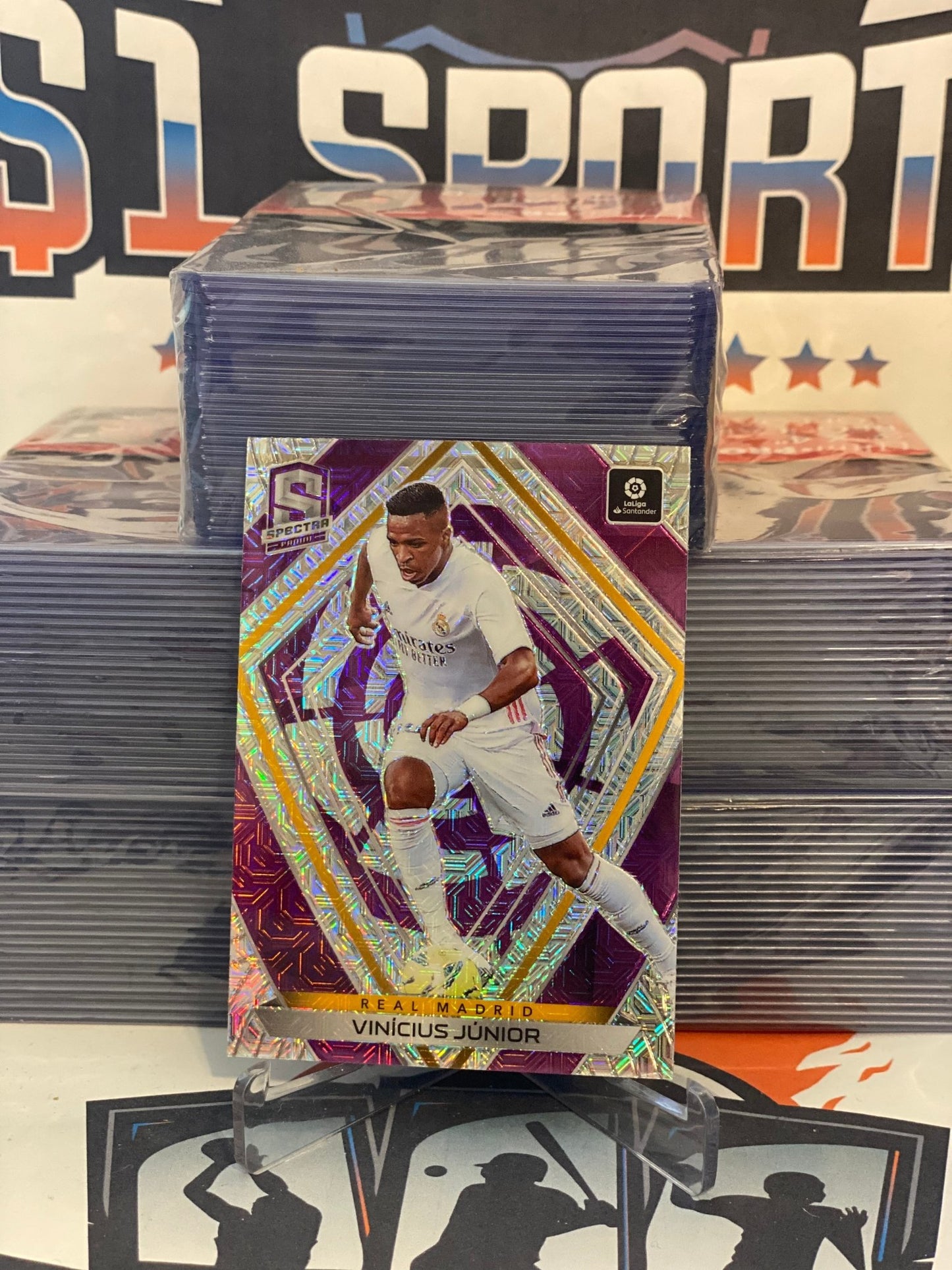 2020 Panini Chronicles (Purple Mojo Prizm, Spectra) La Liga Vinicus Junior #1