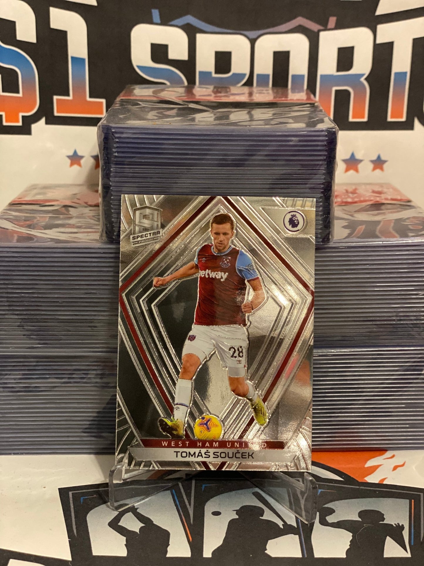 2020 Panini Chronicles (Spectra) Premier League Tomas Soucek #4