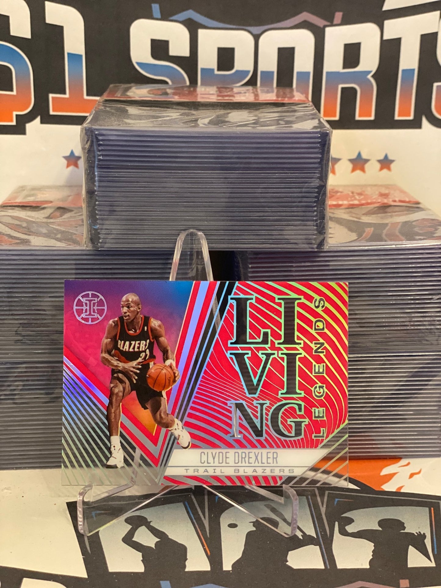 2020 Panini Illusions (Living Legends) Clyde Drexler #16