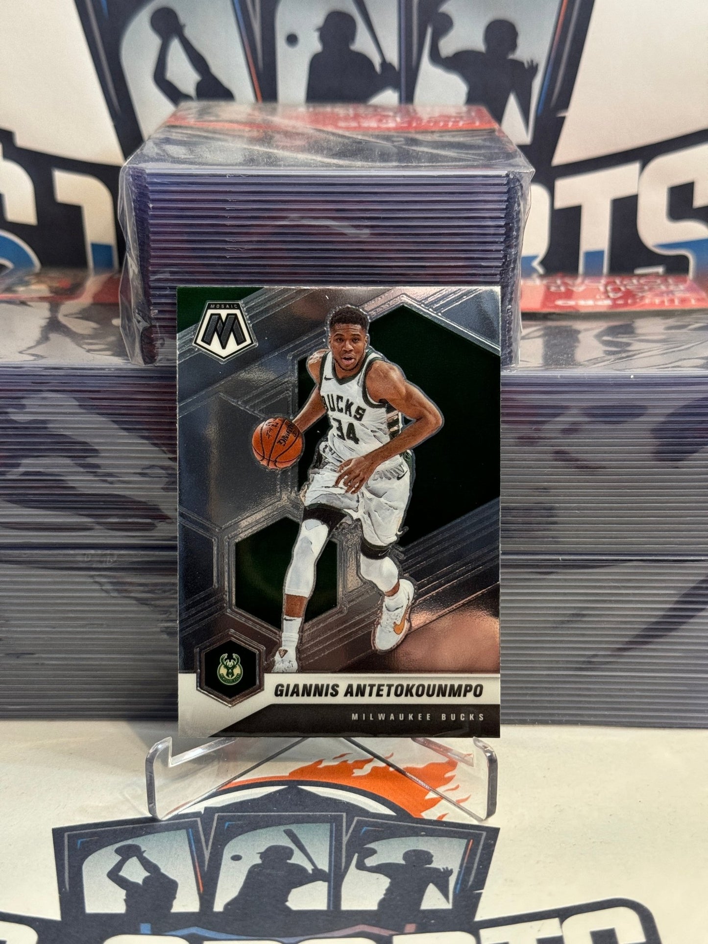 2020 Panini Mosaic Giannis Antetokounmpo #80