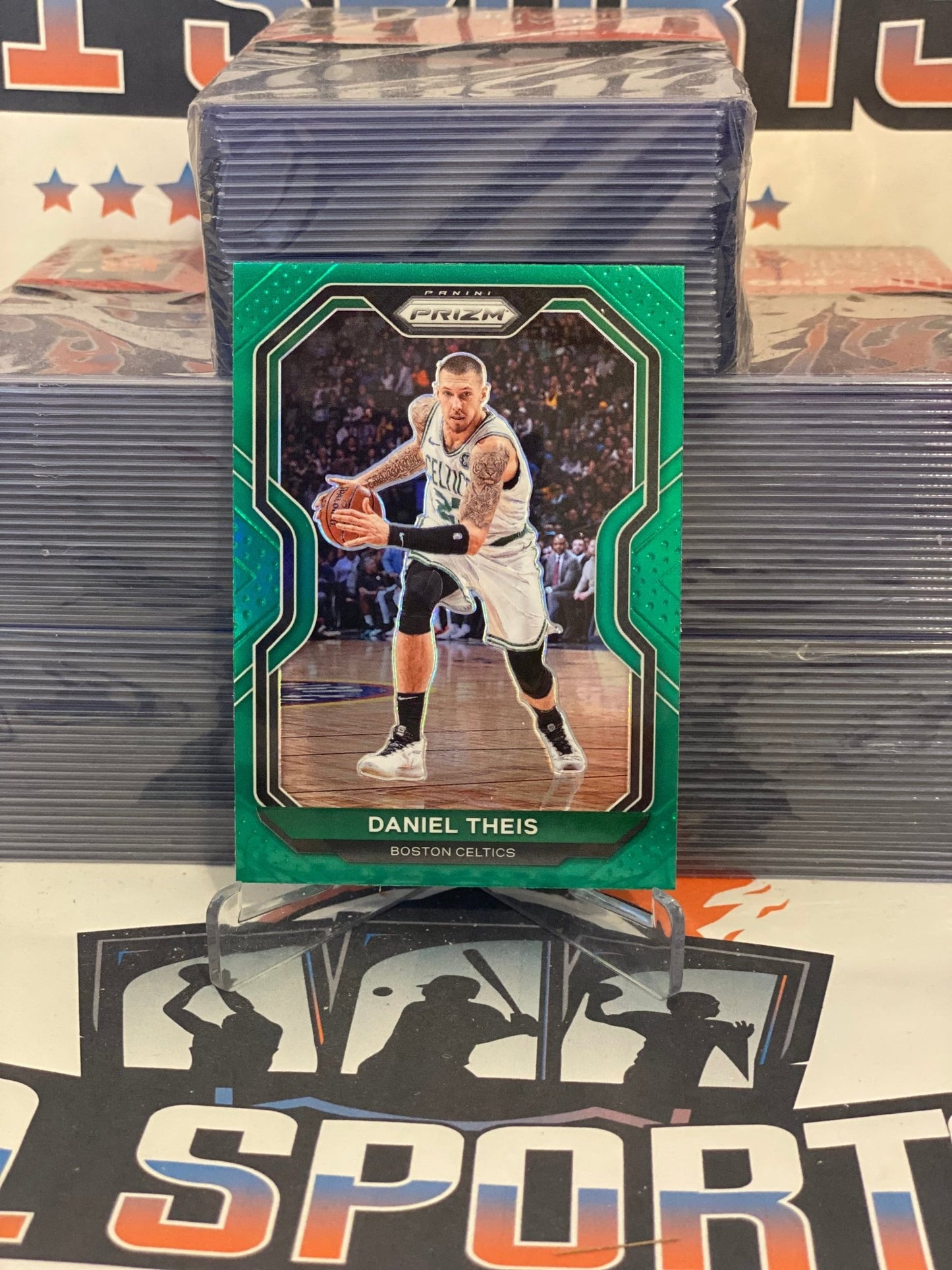 2020 Panini Prizm (Green Prizm) Daniel Theis #121