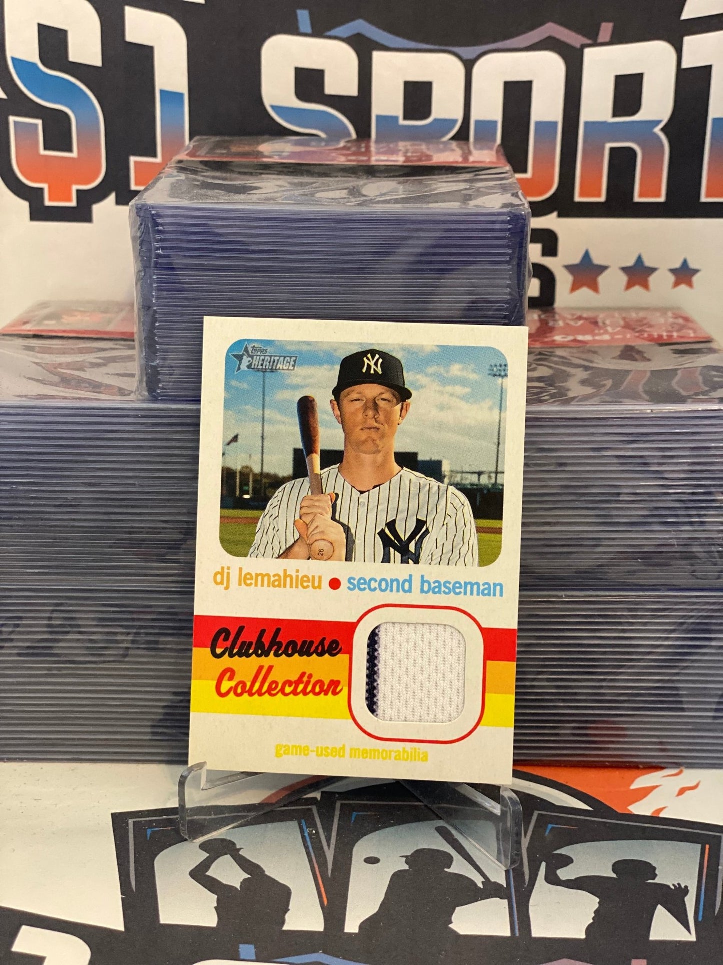 2020 Topps Heritage (Clubhouse Collection Relic) DJ LeMahieu #CCR-DL