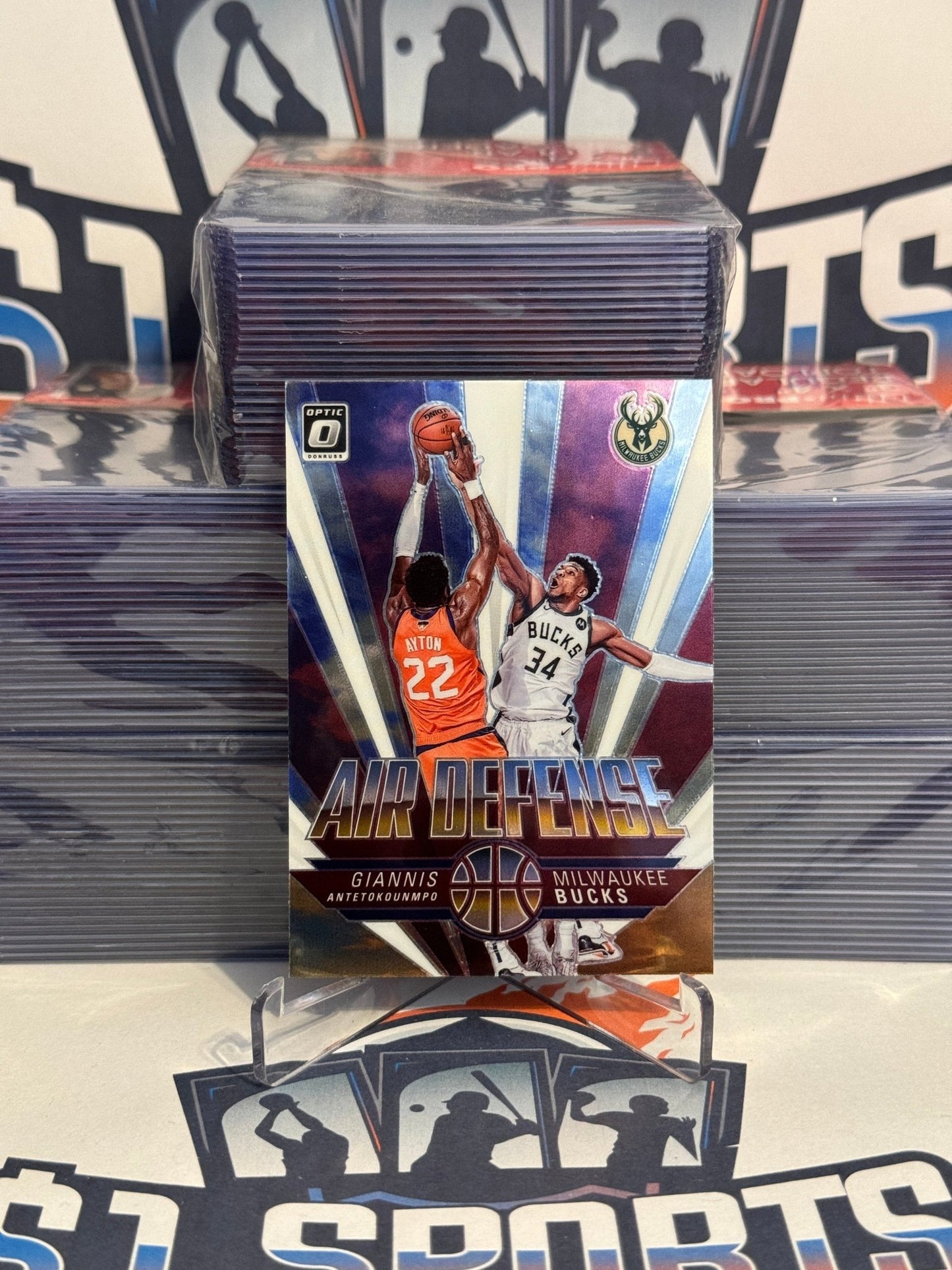2021 Donruss Optic (Air Defense) Giannis Antetokounmpo #3