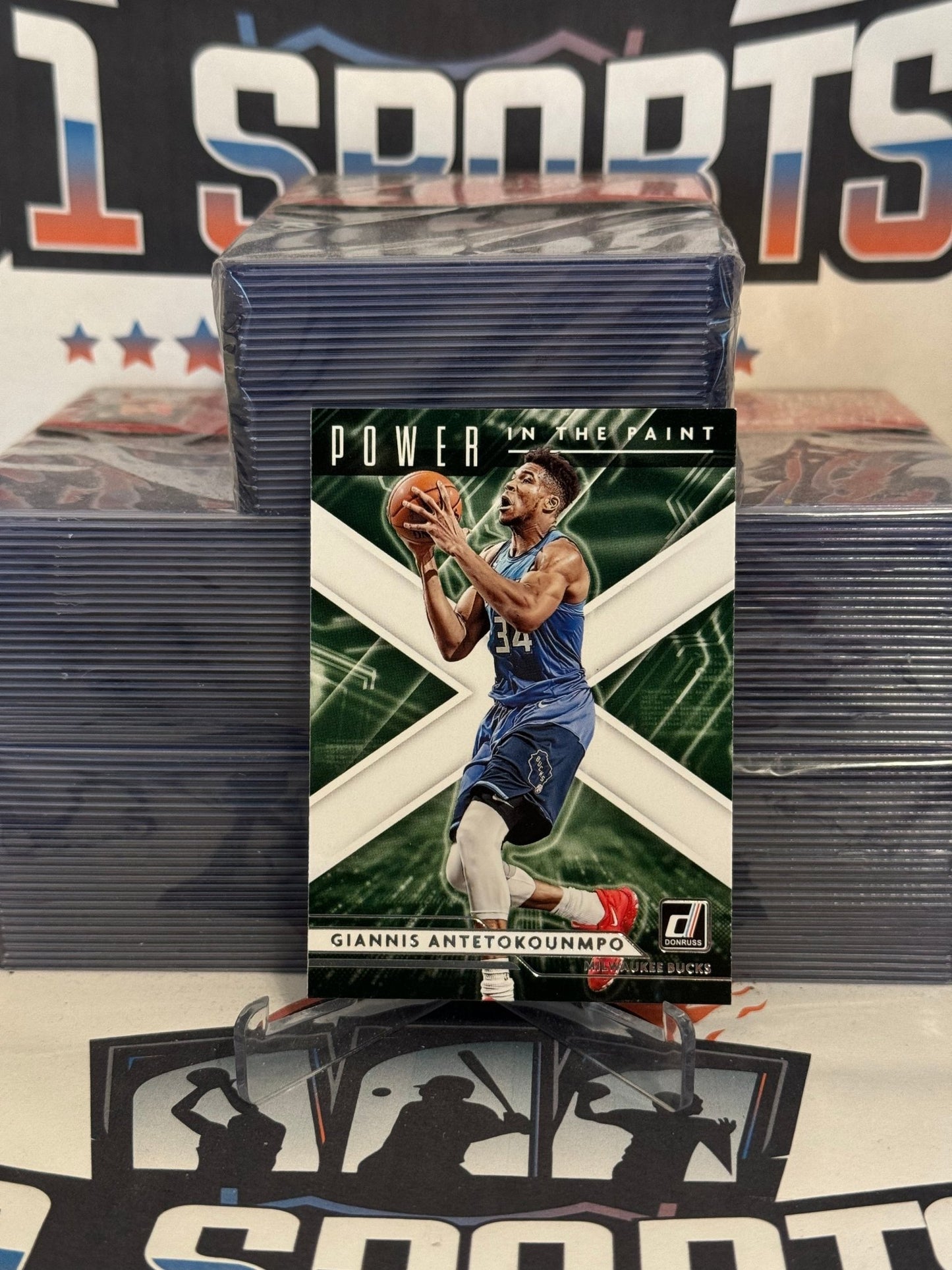 2021 Donruss (Power In The Paint) Giannis Antetokounmpo #3
