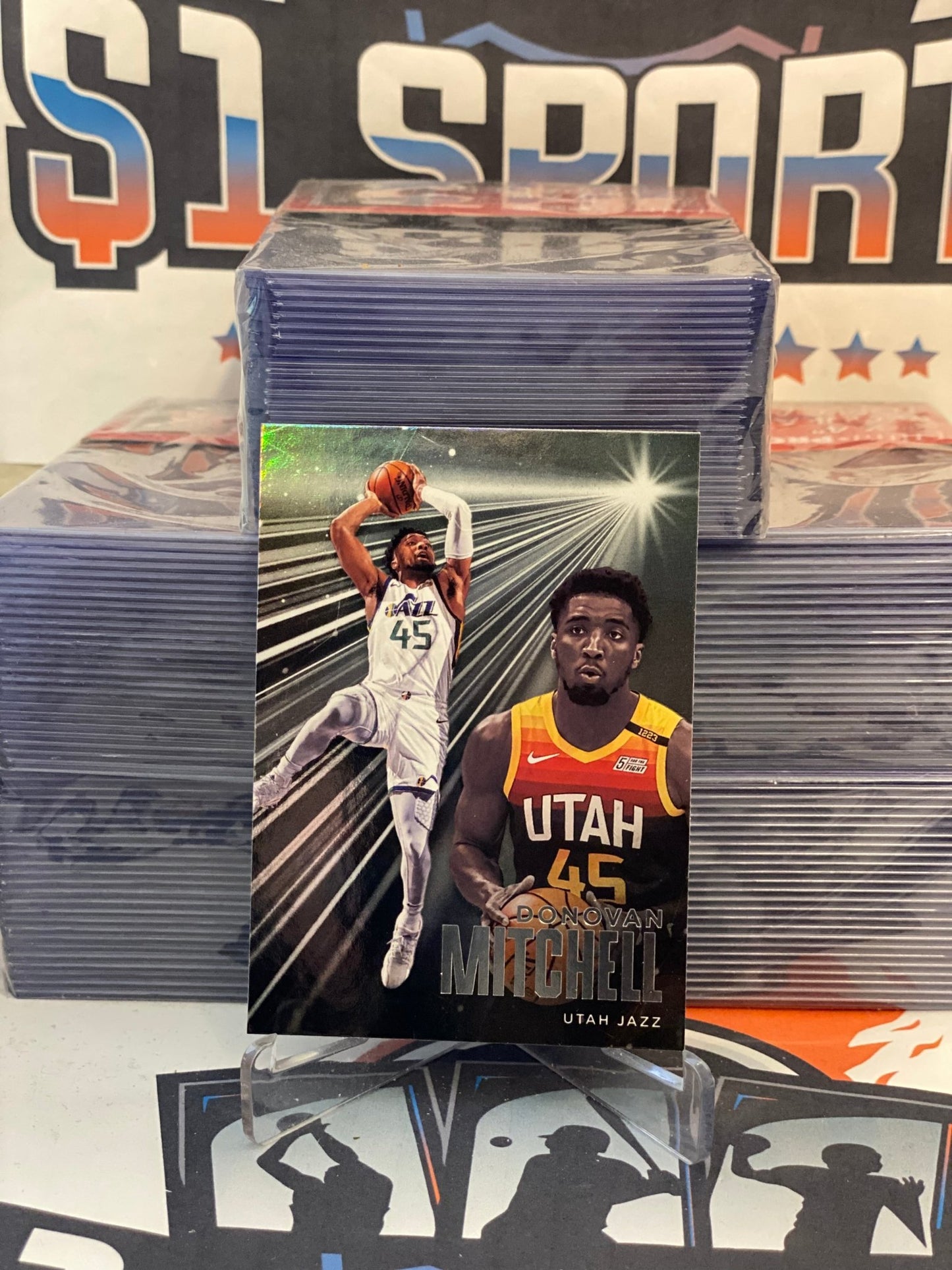 2021 Panini Chronicles (Essentials) Donovan Mitchell #235