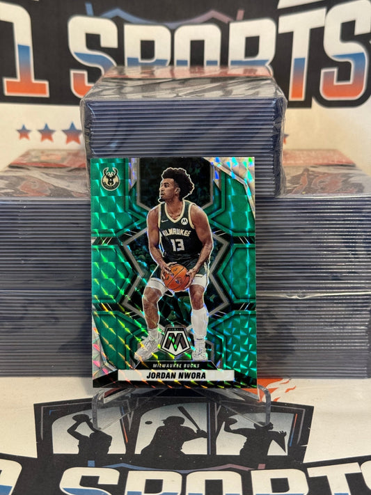 2021 Panini Mosaic (Green Prizm) Jordan Nwora #47