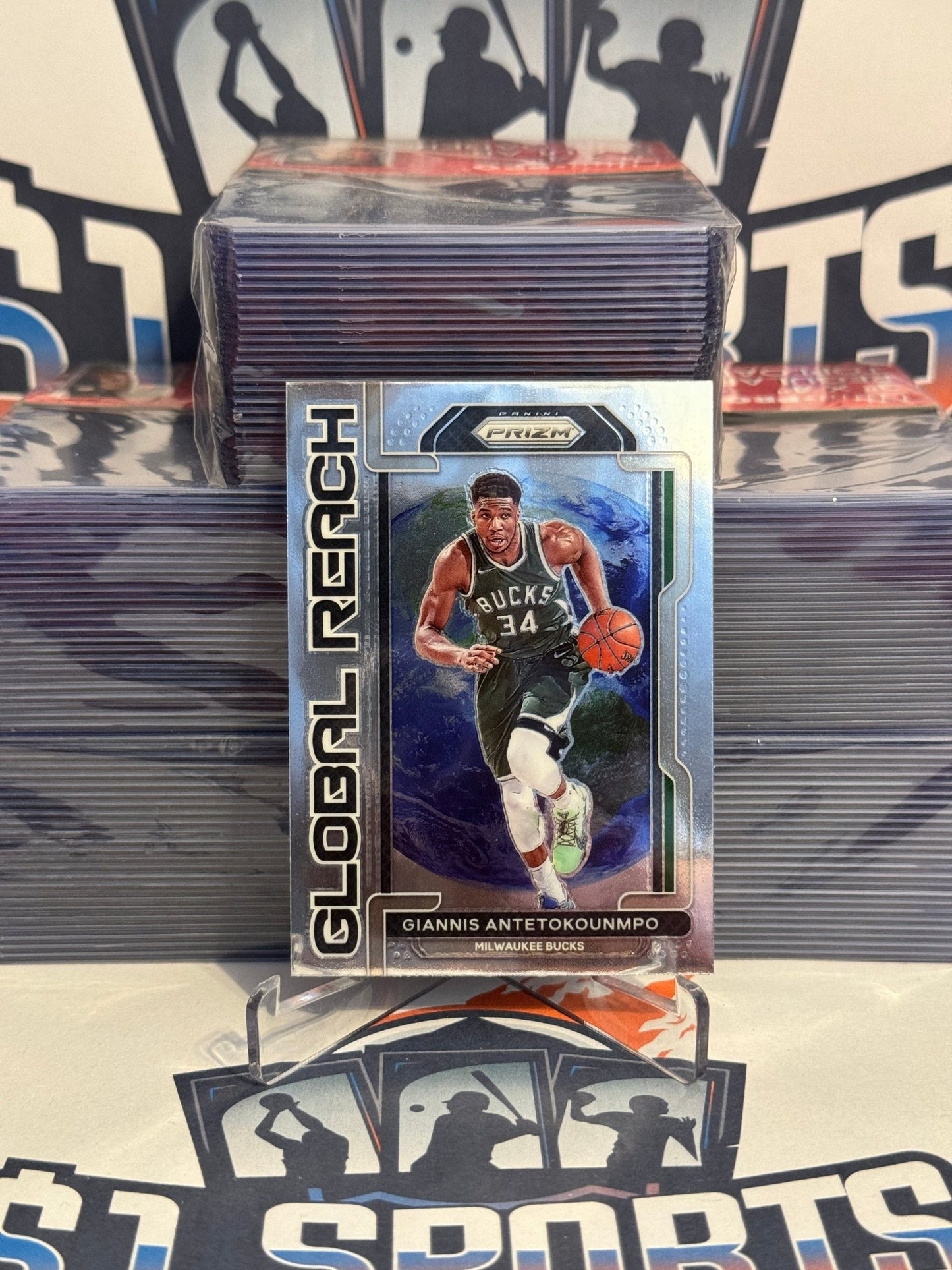 2021 Panini Prizm (Global Reach) Giannis Antetokounmpo #1