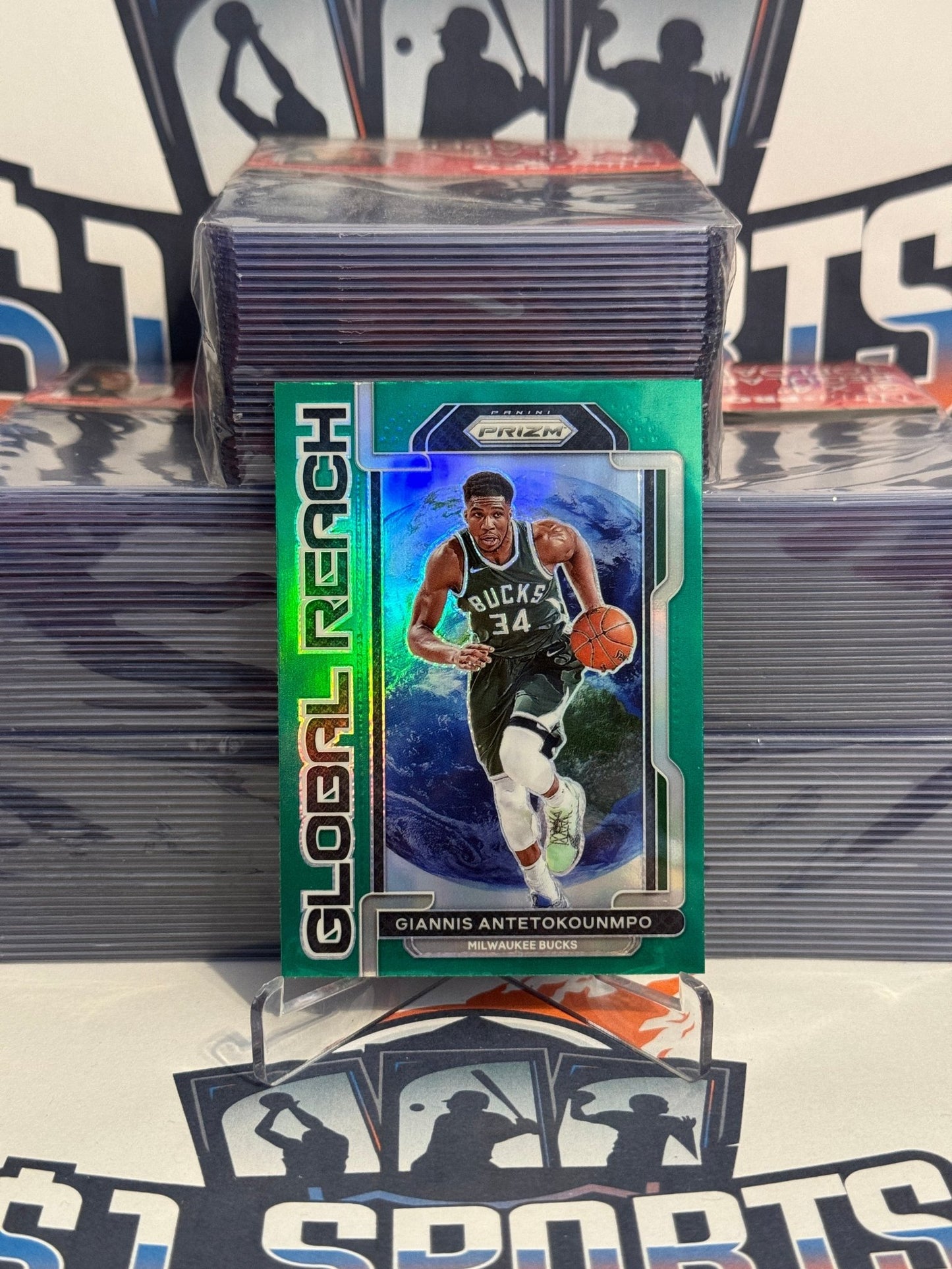 2021 Panini Prizm (Green Prizm, Global Reach) Giannis Antetokounmpo #1