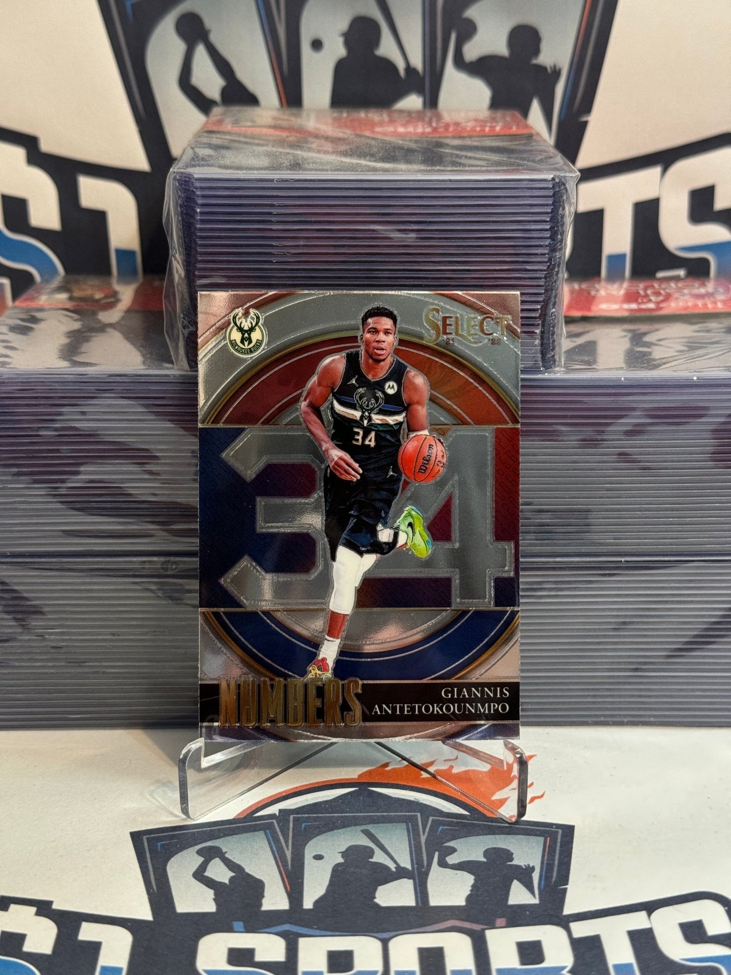 2021 Panini Select (Numbers) Giannis Antetokounmpo #17