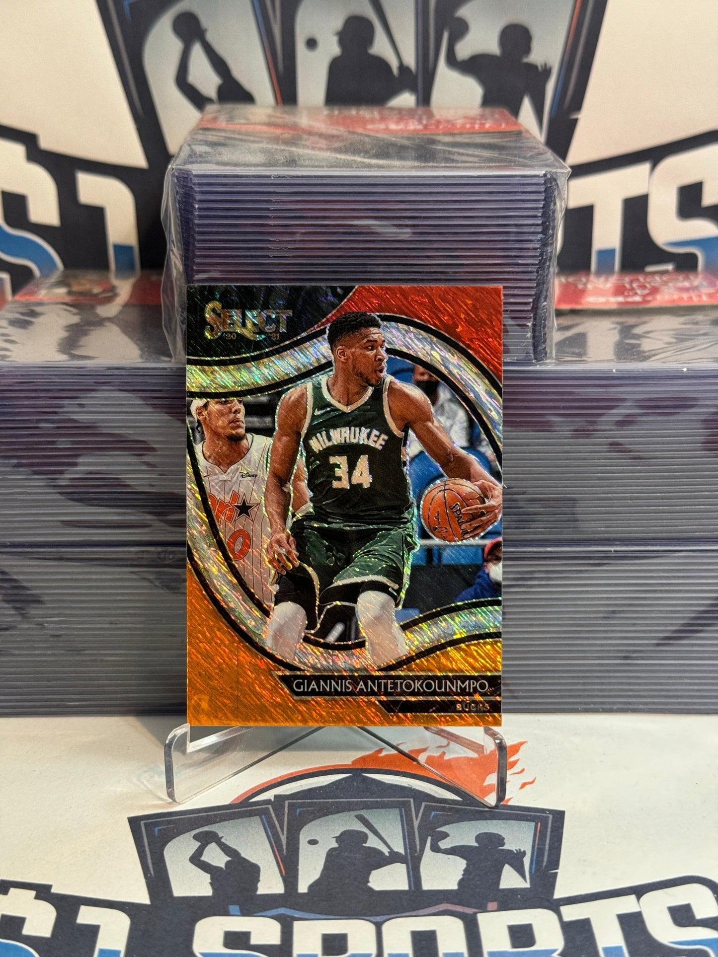 2021 Panini Select (Red White Orange Prizm, Courtside) Giannis Antetokounmpo #224