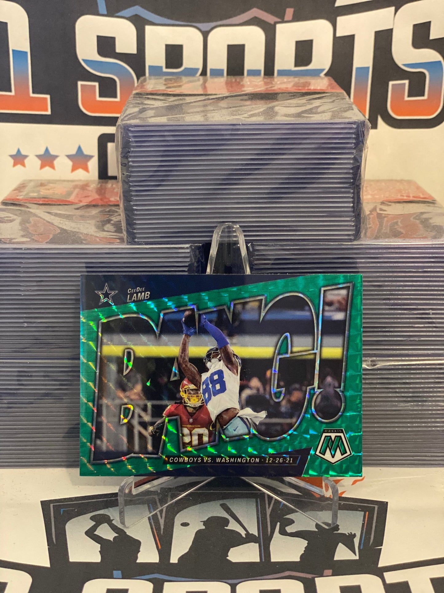 2022 Panini Mosaic (Green Prizm, Bang!) CeeDee Lamb #B-12