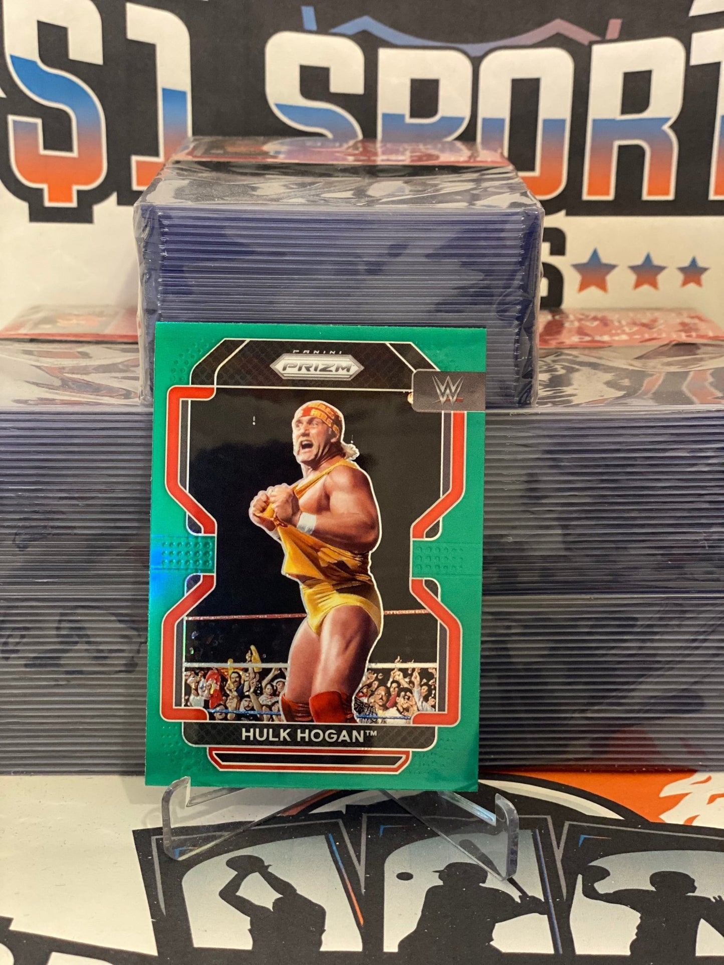 2022 Panini Prizm WWE (Green Prizm) Hulk Hogan #195