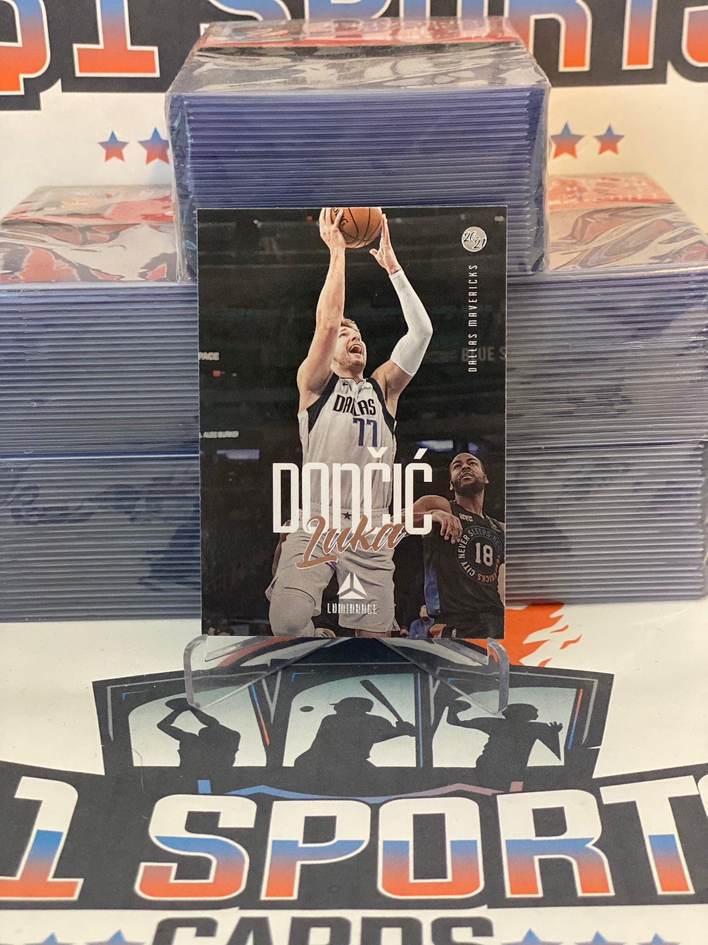2020 Panini Chronicles (Luminance) Luka Doncic #160