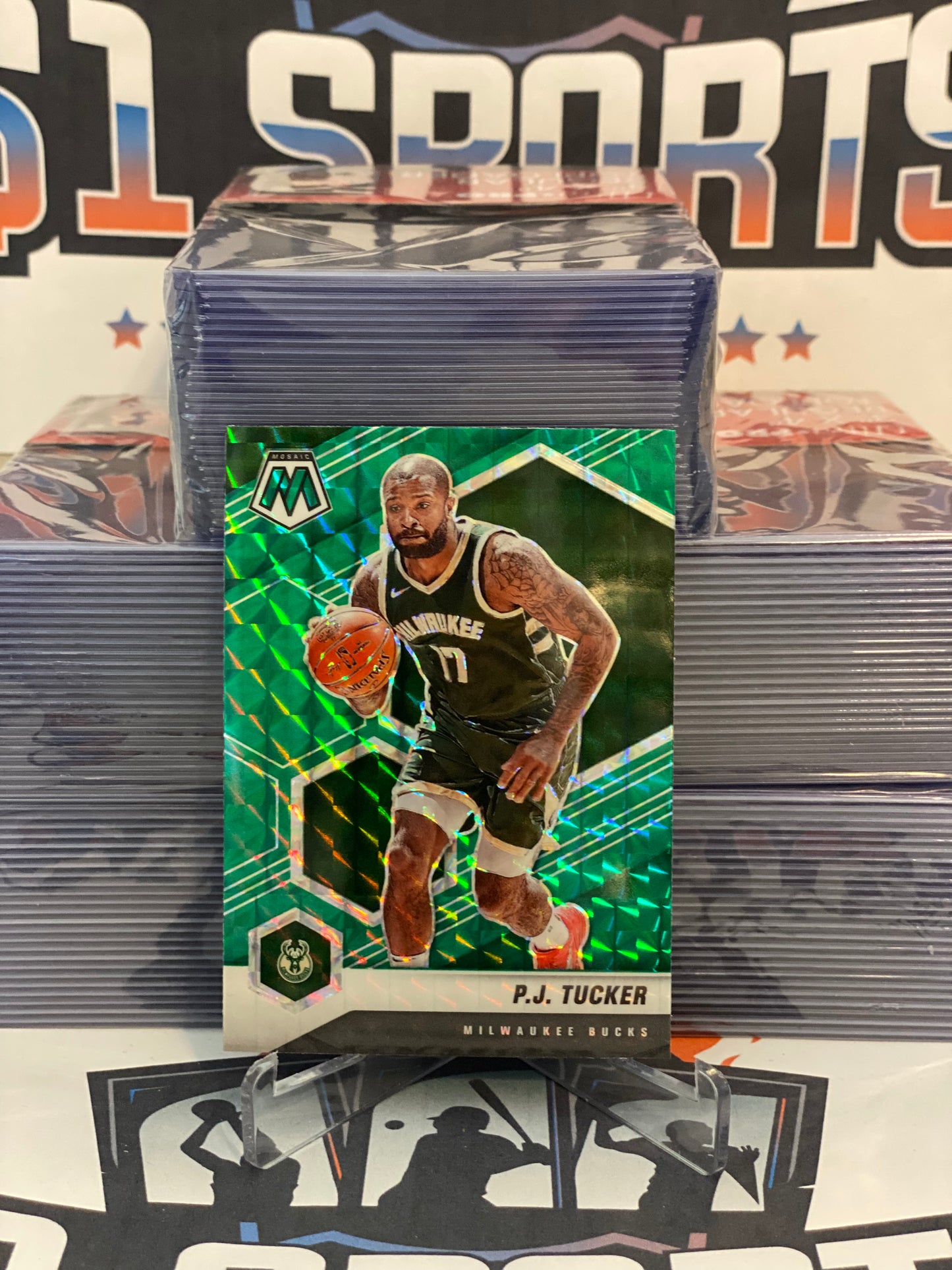 2020 Panini Mosaic (Green Prizm) P.J. Tucker #19